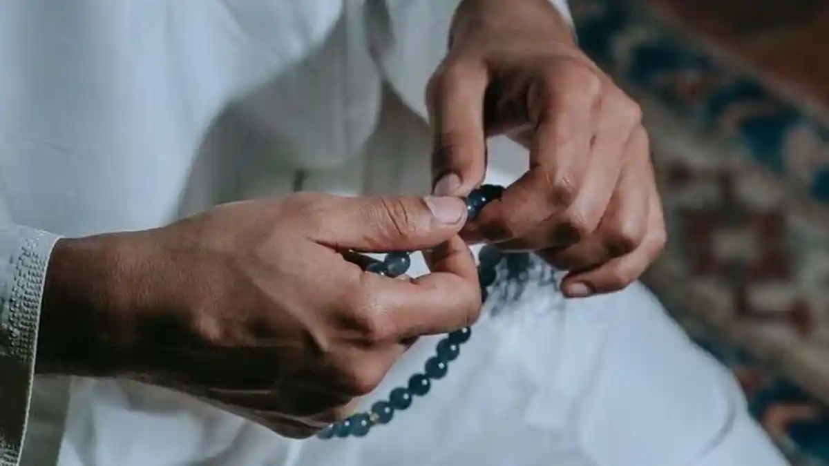 Bacaan Niat beserta Tata Cara Sholat/ Salat Ashar 4 Rakaat, Lengkap Dzikir