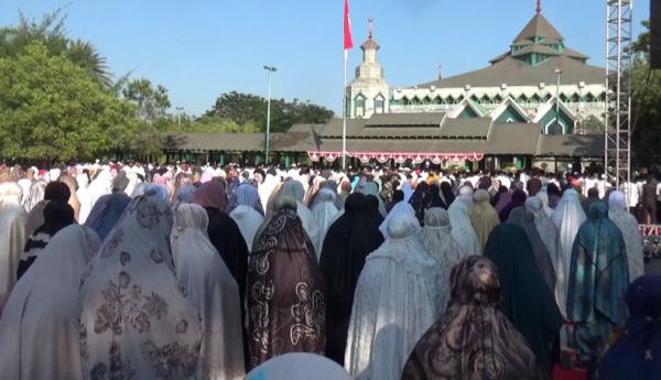 Ratusan Warga Makassar Gelar Salat Istisqa, Ikhtiar Memohon Turun Hujan