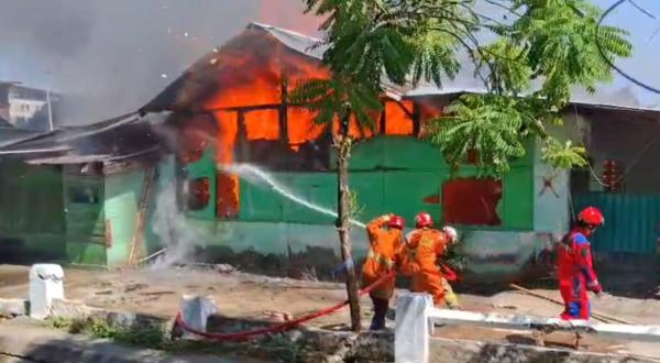 Kebakaran di Makassar Tembus 402 Kasus, Damkarmat Ungkap Minim Personel dan Armada